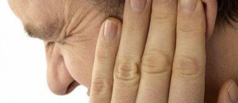 بتسمع صوت صفير أو 