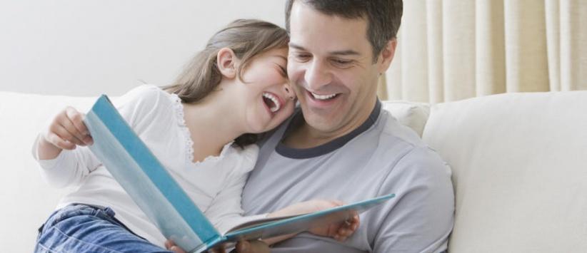 هل يعلم طفلك أنك تحبه؟ تعلَّم كيف تتحدث لغات الحب الـ5 مع أبنائك