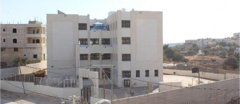 التربية تتسلّم مبنى مدرسة ذكور قفيشة الأساسية الجديد في الخليل