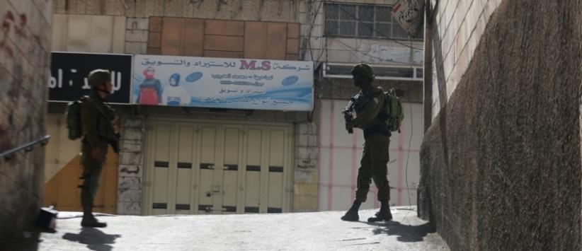 الاحتلال يغلق وسط الخليل تمهيدا لاقتحامات المستوطنين