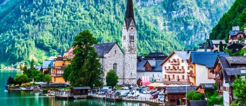 بالصور.. بحيرة هالشتاتر سي جنة الله على الأرض