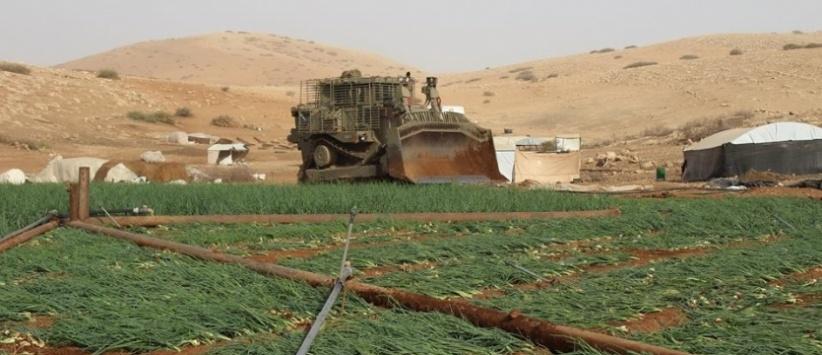 جرافات الاحتلال تدمر طرق زراعية وخطوط مياه في طوباس
