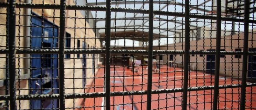 كشف محاولة تهريب خليويات لسجن النقب