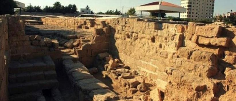 تجدد اعمال التجريف والتدمير في موقع تل السكن الاثري بغزة