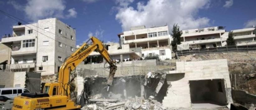 هدم بناية في العيسوية واعتقالات في الطور
