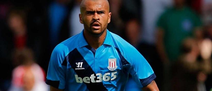 وفاة مدافع ستوك سيتي السابق عن 25 عاما