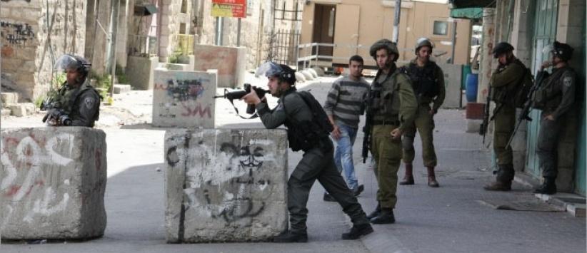الخليل: قوات الاحتلال تعتدي على مواطن بالضرب المبرح