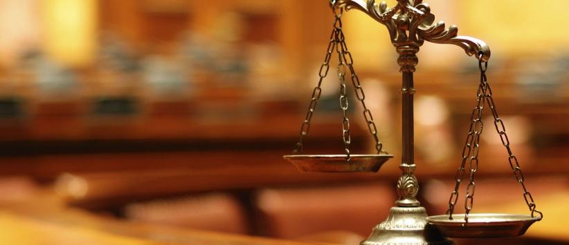 توقيف محامي والنقابة تطالب باستقالة الحكومة