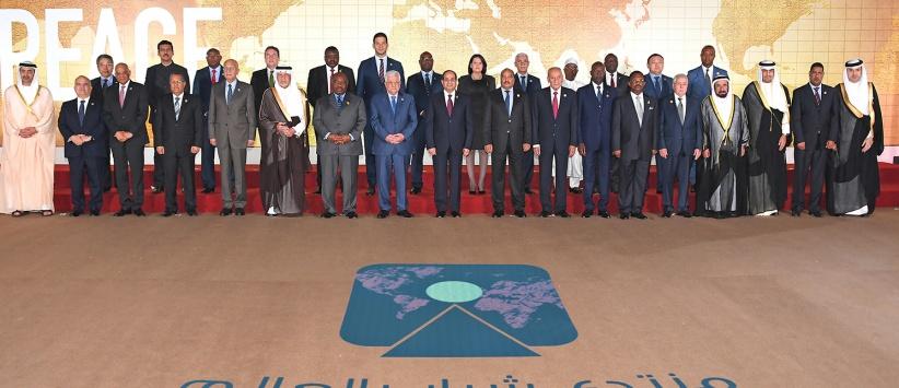 الرئيس يلتقي عددا من الشباب الفلسطينيين المشاركين في منتدى شباب العالم