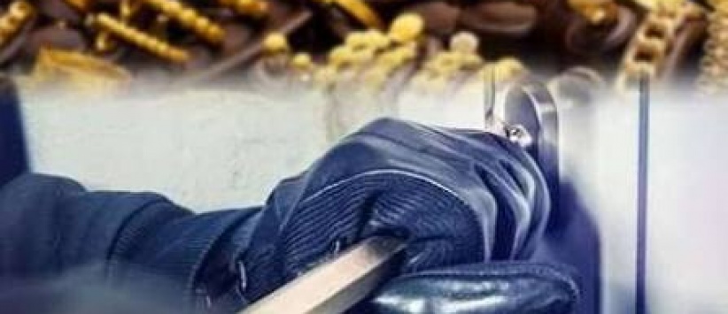 الشرطة تكشف ملابسات سرقة مصاغ ذهبي من منزل في رام الله