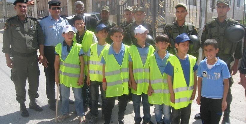 قوات الأمن الوطني تشارك الشرطة بفعاليات اليوم الرابع لأسبوع المرور العربي في بيت لحم