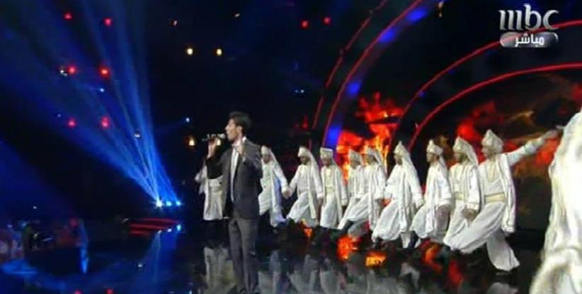 بالفيديو : عساف بصوته واحساسه يهز مسرح ارب ايدول