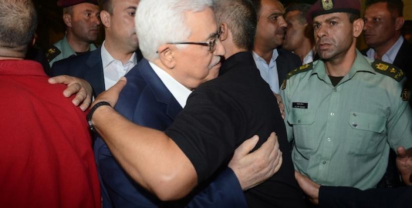 بالصور : الرئيس في استقبال الأسرى