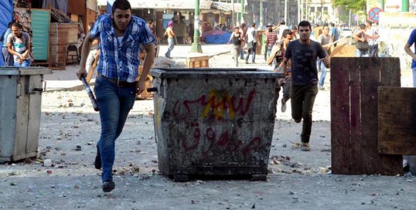 مصر : الأمن يفض اعتصامي الإخوان وأنباء عن وقوع قتلى