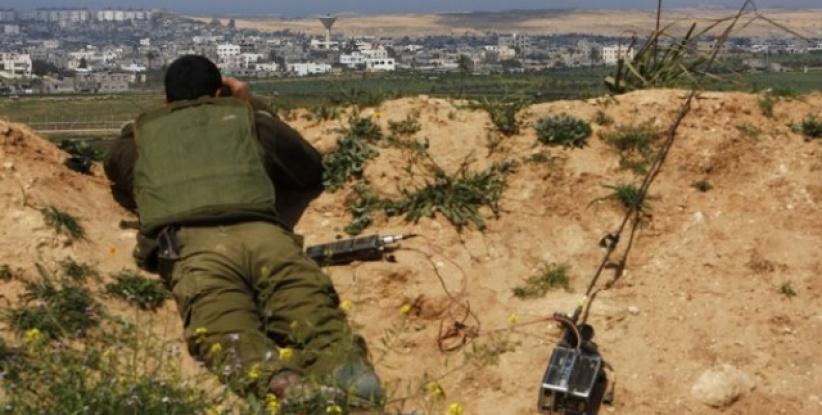 ألوية الناصر تتبنى قنص العامل على حدود غزة