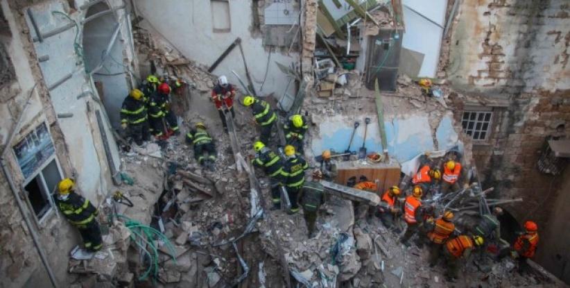 مصرع خمسة فلسطينيين اثر انفجار اسطوانة غاز وانهيار مبنى بمدينة عكا