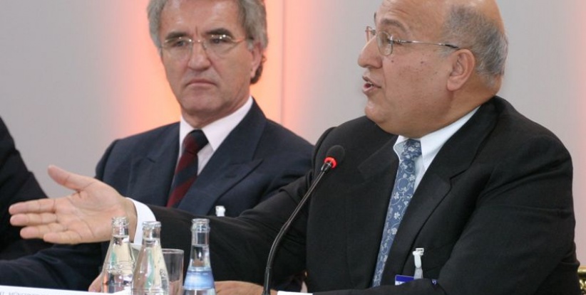 شعث يلقي محاضرة في جامعة تل أبيب