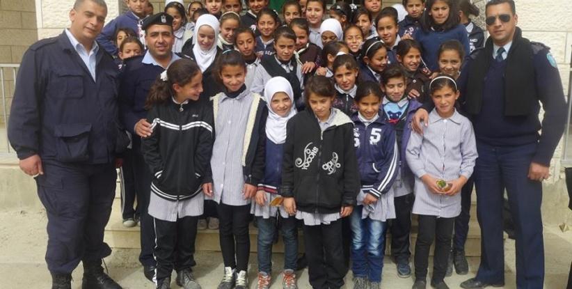 الشرطة تنظم يوم توعوي مفتوح لطلبة مدارس جناتة والعساكرة في بيت لحم