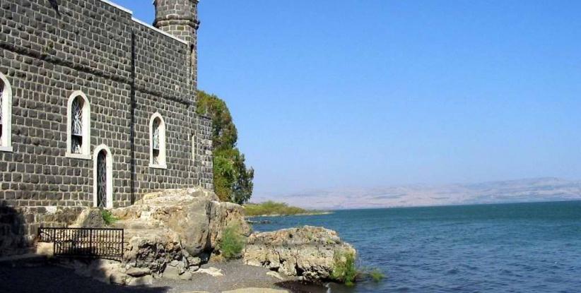 اعتداء على كنيسة وتهديد أسقف من الناصرة