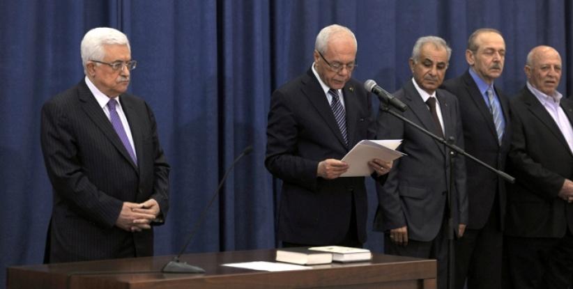 بالاسماء : حكومة التوافق تؤدي اليمين امام الرئيس في رام الله