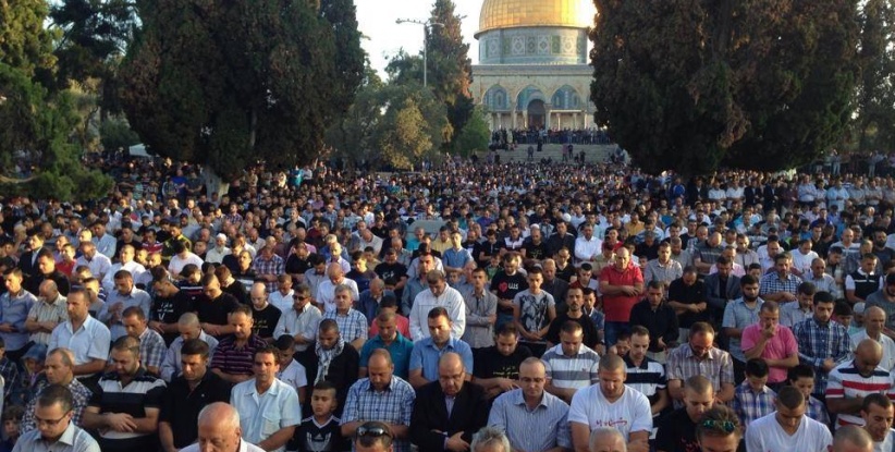 بالصور: صلاة عيد الفطر في رحاب الاقصى