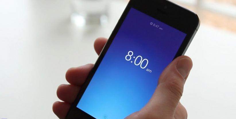 أجهزة الخليوي تعود للتوقيت الشتوي وتثير البلبلة