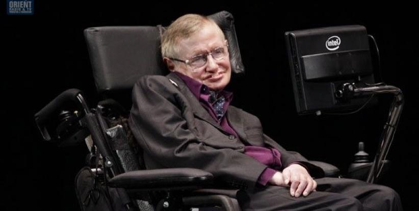 “ستيفن هوكينج” ينضم إلى فيس بوك ويحصد مليون إعجاب بأقل من 10 ساعات