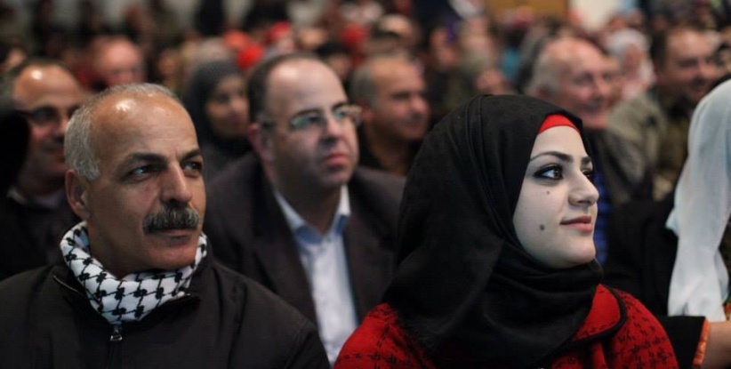 بالصور: الشاعر المصري هشام الجخ يحي أمسية شعرية في بيت لحم