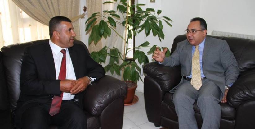 وفد من محافظة الخليل يلتقي السفير المصري