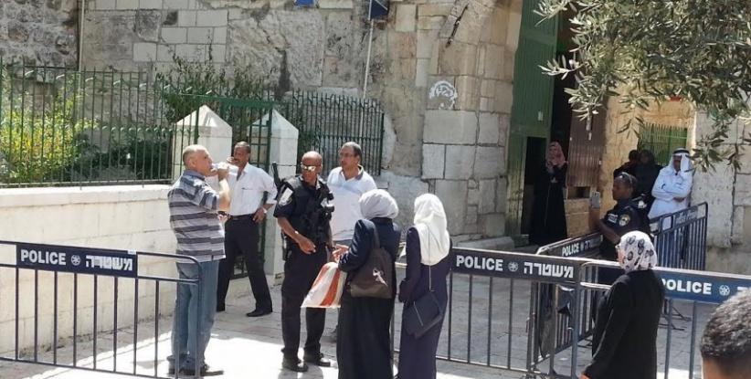 الاحتلال يعتقل 6 نساء أثناء خروجهن من الأقصى