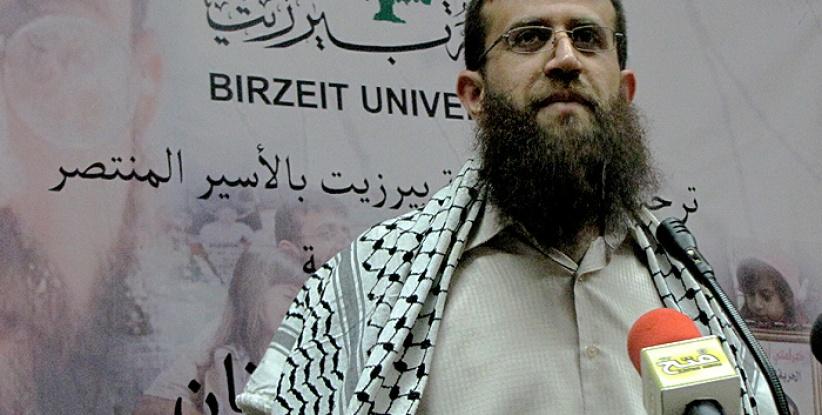 الأسير عدنان في يومه 42 من الإضراب: كلما زادوا تنكيلا ازددت صلابة