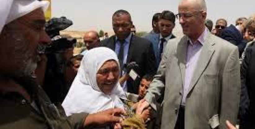 الحمد الله يتفقد قرية 