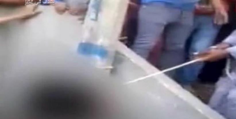 بالفيديو : شنق مواطن في ‫الشارع‬ ‫‏بمصر‬ وسط صيحات التكبير