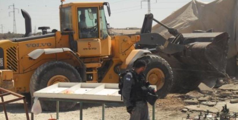 الاحتلال يخطر بهدم بركس جنوب بيت لحم