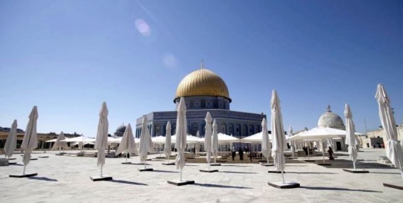 مبادرة نسائية لتنظيف ساحات المسجد الأقصى