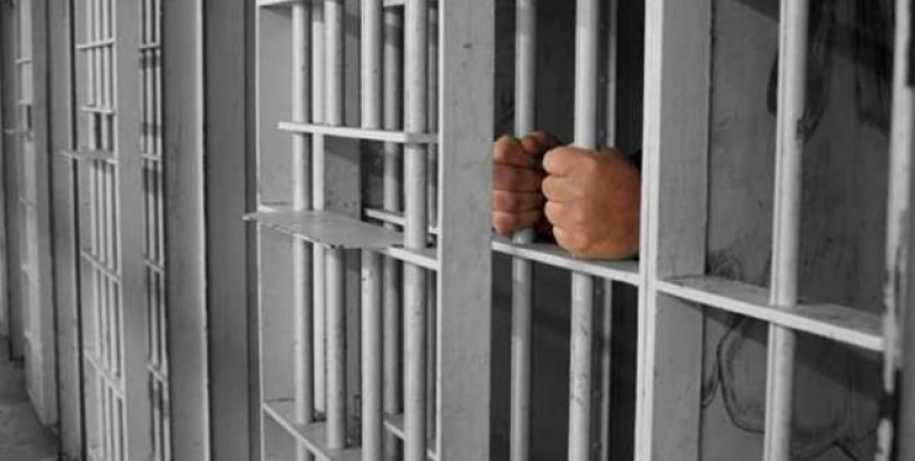 الاحتلال يواصل عزل أسرى في سجن 