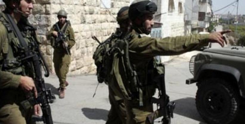 الاحتلال يعتقل شابا من بيت لحم ويستدعي آخر لمراجعة مخابراته