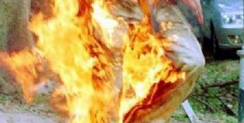 وفاة شاب أضرم النار في نفسه بغزة