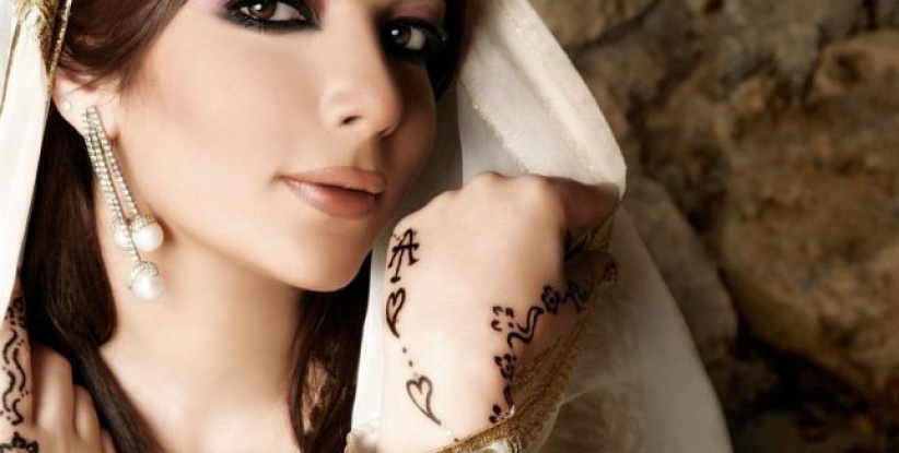 أصالة تسحب كلامها وتعتذر عن مدحها رامز جلال !!