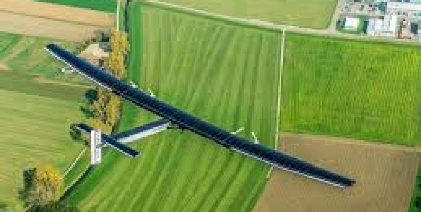 طائرة شمسية تحلق اربعة أيام متواصلة