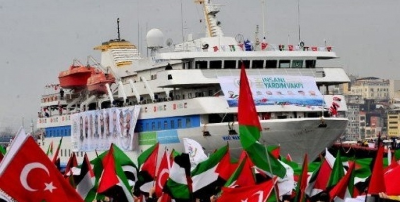 ممثلون عن حركة التضامن و السفير عودة يستقبلون النائبه الإسبانيه التي شاركت باسطول الحريه الثالث