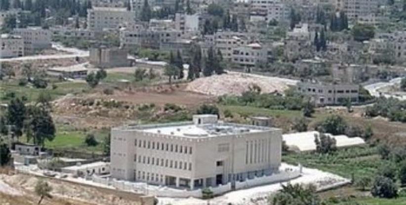 محكمة بالضفة تتهم معتقلًا سياسيًا بـ