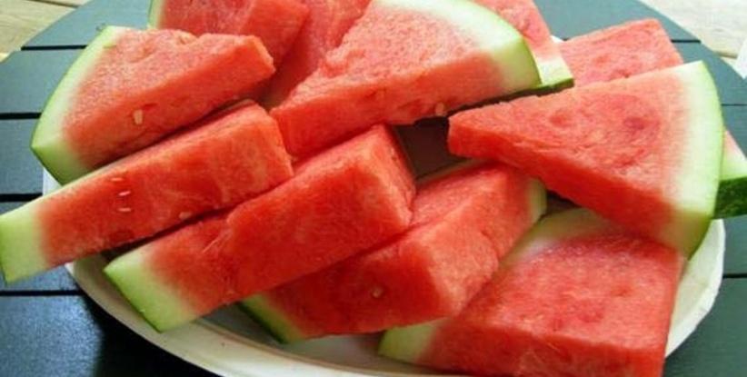 البطيخ الاسرائيلي يغزو الاسواق الفلسطينية