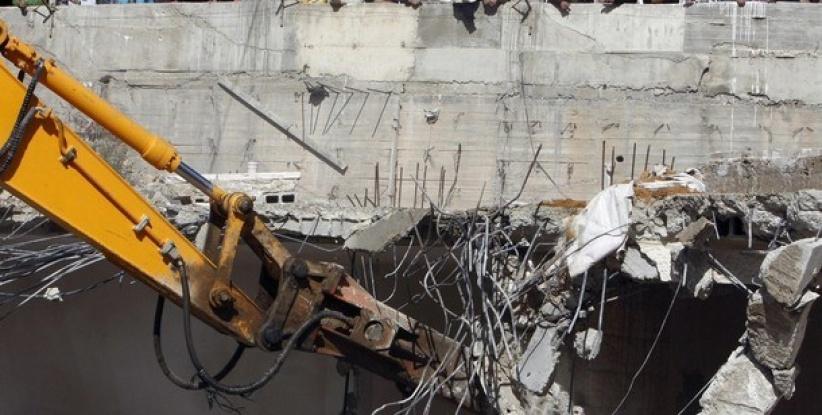 الاحتلال يوزع أوامر هدم وترحيل ووقف بناء لعشرات المساكن في القدس