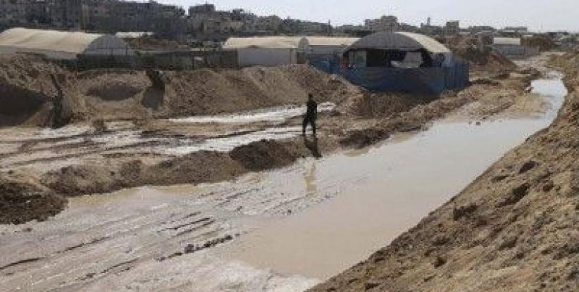 تحذيرات فلسطينية من خطورة الخندق المائي المصري على حدود غزة