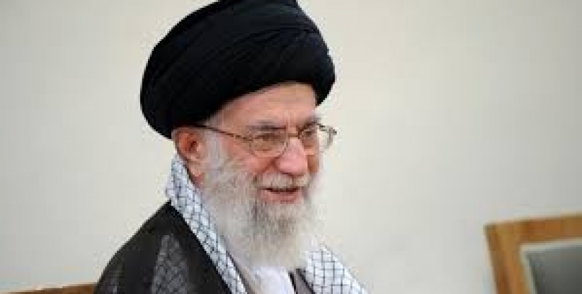 خامنئي يطالب السعودية بالاعتذار للمسلمين