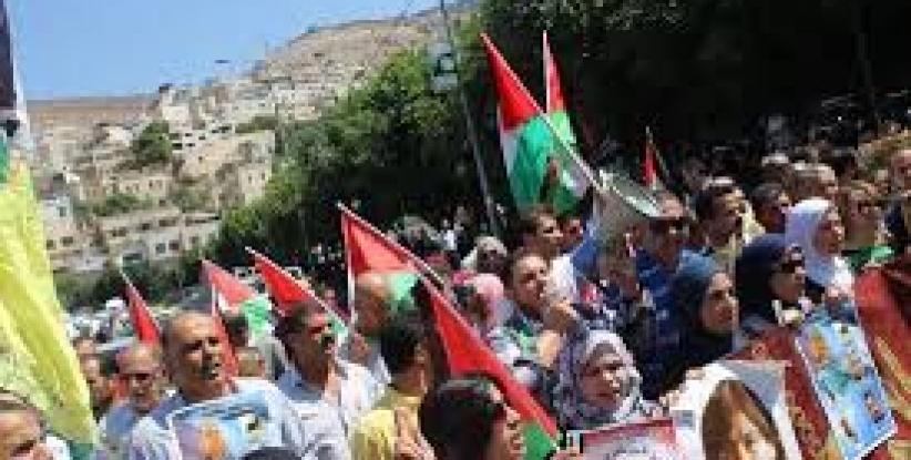 وقفة تضامنية نصرة للأسرى المضربين في نابلس