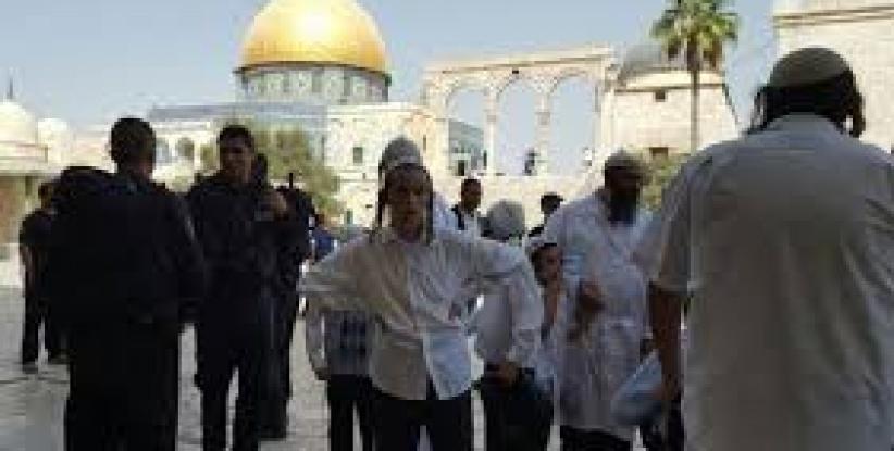 نتنياهو يعمل على تغيير الوضع بالأقصى وتكثيف الاستيطان