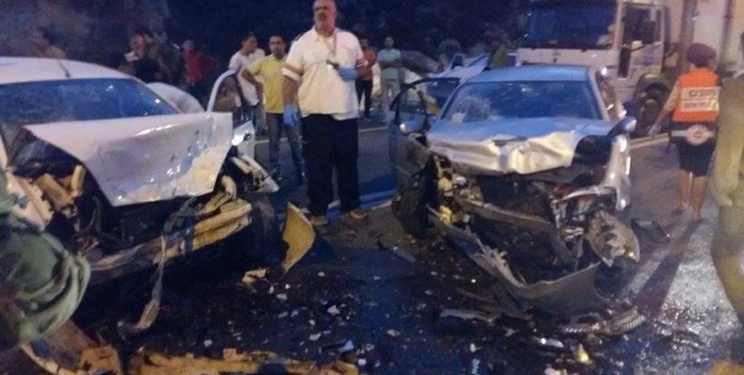 اصابات بحادث بين مركبتين فلسطينية واسرائيلية جنوب نابلس