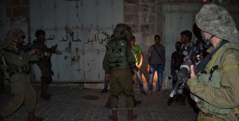 مداهمات وتفتيش لمنازل وأعمال استجواب لمواطنين بجنين